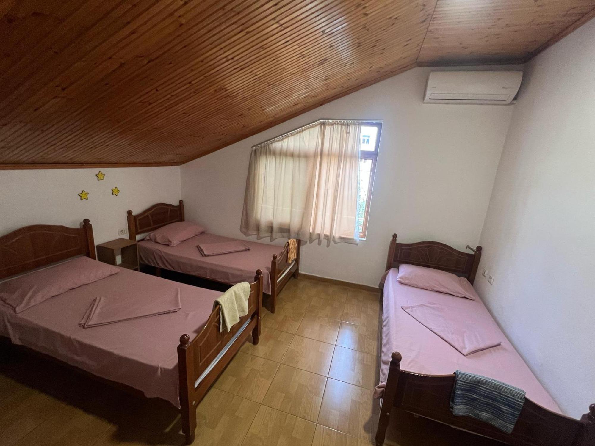 Hostel Happy Corner *
